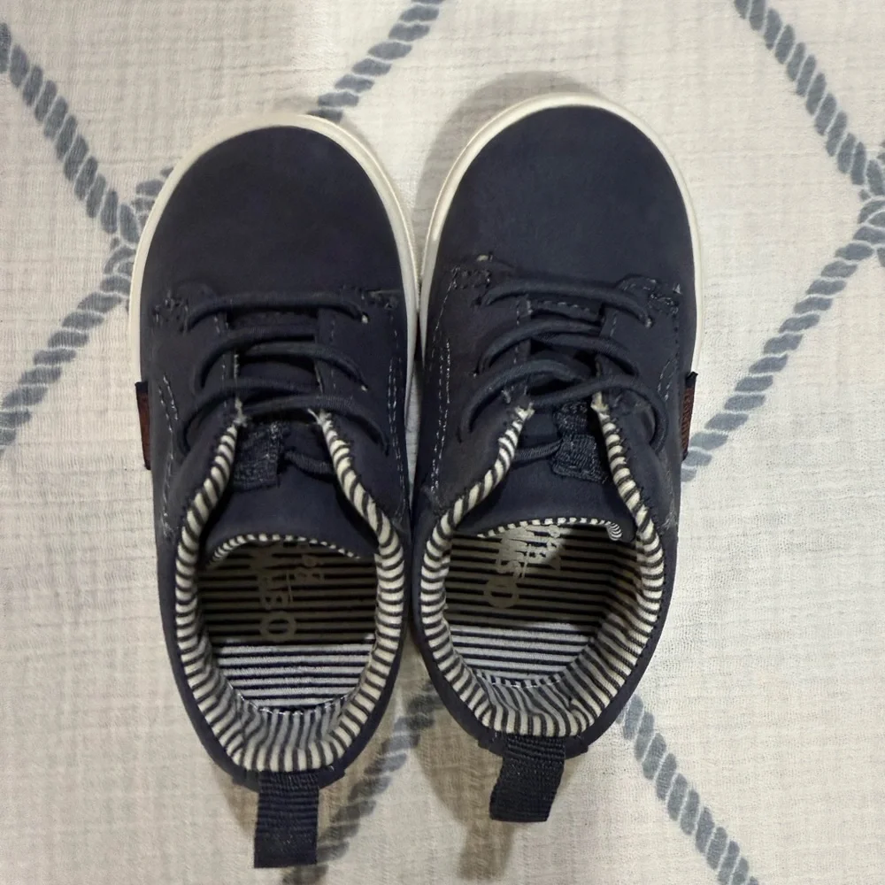 OshKosh B'gosh Navy Shoes for Infant Size 4